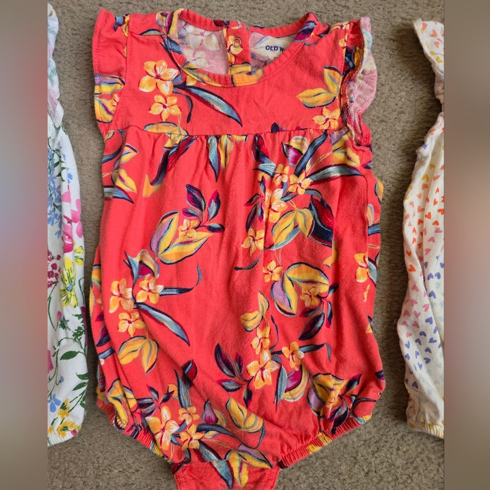 Lot Of Bubble Rompers - Picture 3 of 4